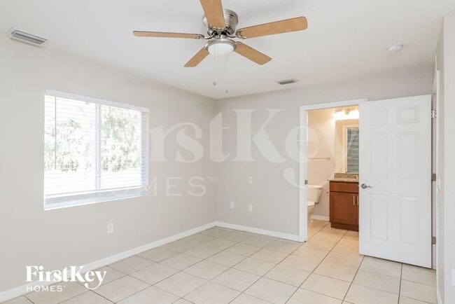 Building Photo - 5473 Wagon Wheel Dr