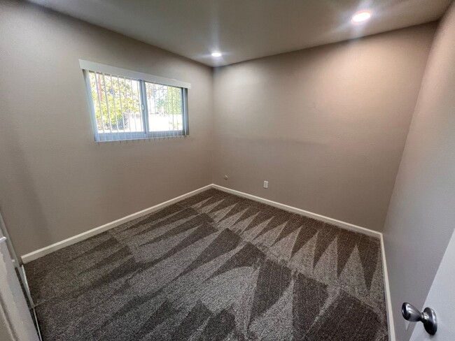 Building Photo - FULLY REMODELED 3+BR/2BA home in EL CAJON ...