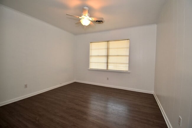 Building Photo - 3 Bedroom 2 Bath Home in Ruston