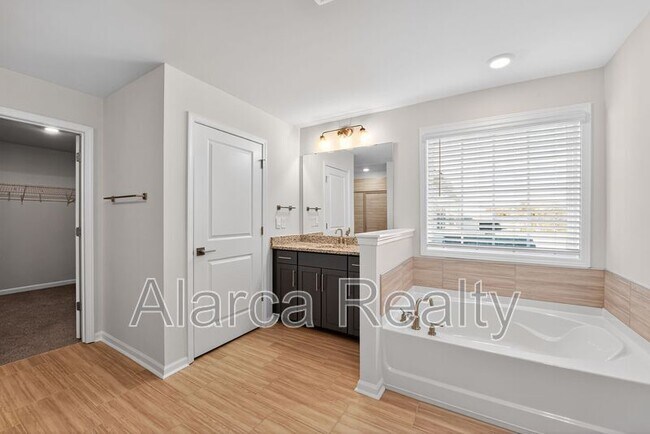 Building Photo - 7172 Sylvan Retreat Dr