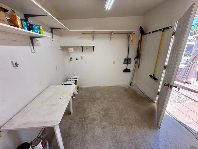 Building Photo - 13239 E 48th Dr