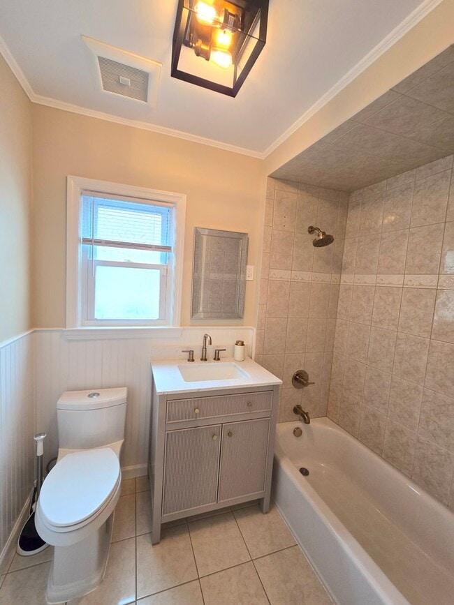 Building Photo - Beautifully updated, ranch style single fa...