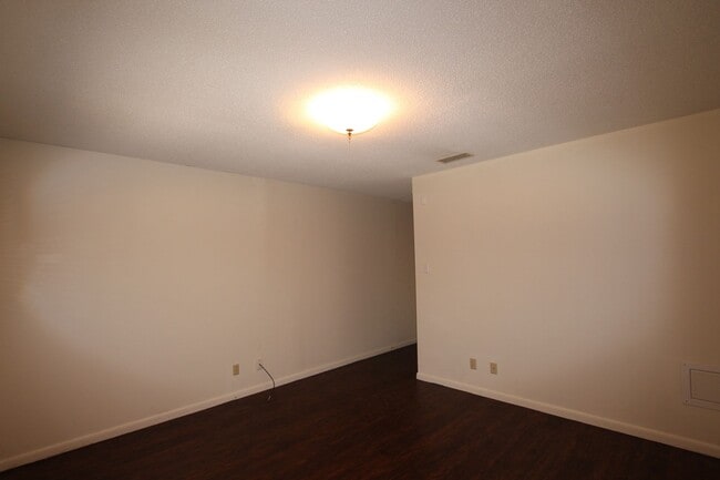 Building Photo - Almost Ready! Beautiful 3 bedroom 2 bath h...
