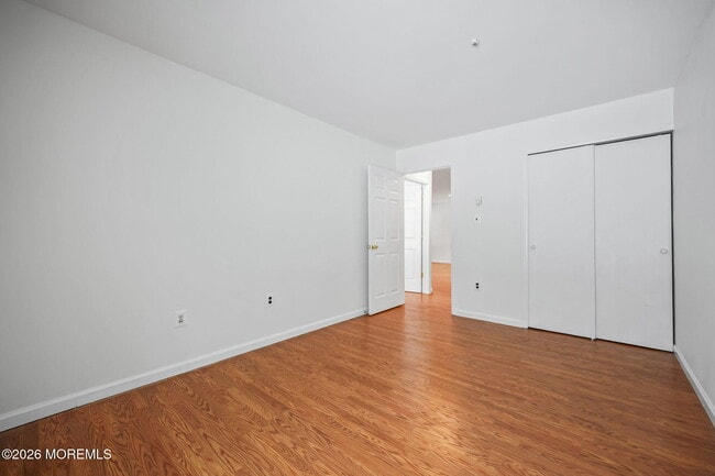 Building Photo - 110 Amberly Dr