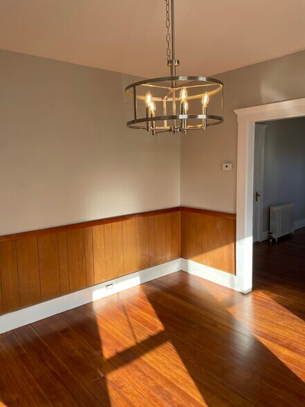 Building Photo - 105 Fox Hill Rd