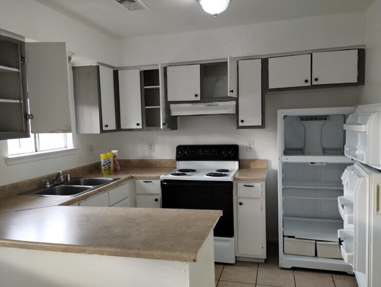 Building Photo - 12612 Copper Ave NE