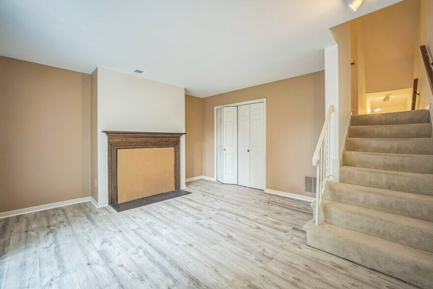 Building Photo - 948 S Rolfe St