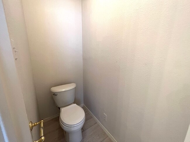 Building Photo - Single Story 4 Bedrooms 2 Bathrooms Home for Rent in Prime Northwest of Austin Location, nearby A...