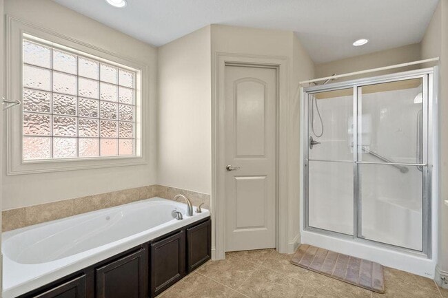 Building Photo - 1811 Trellis Ln