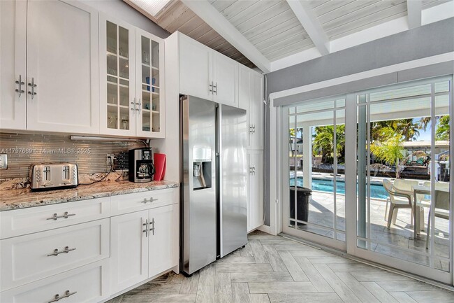 Building Photo - 2531 Gulfstream Ln