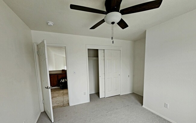 Building Photo - SW-4 bed/3 bath + pool house