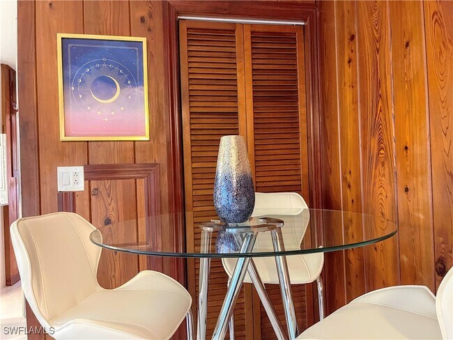 Building Photo - 317 Nature View Ct