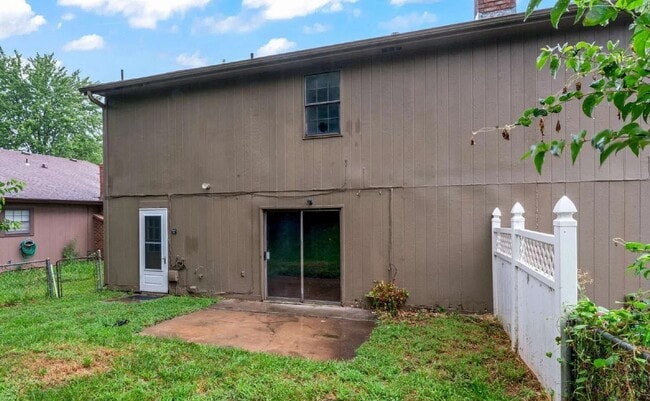 Building Photo - 16107 W 141st Terrace