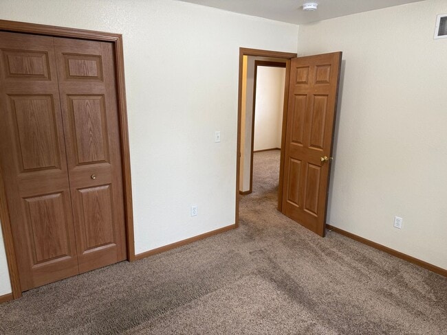 Building Photo - County Farm - 4180/4182