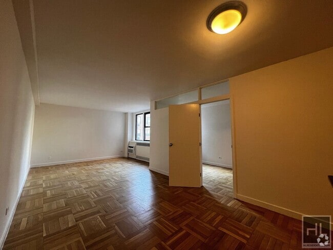 Building Photo - 435 E 79th St