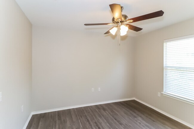Building Photo - 5608 Kleberg Trail