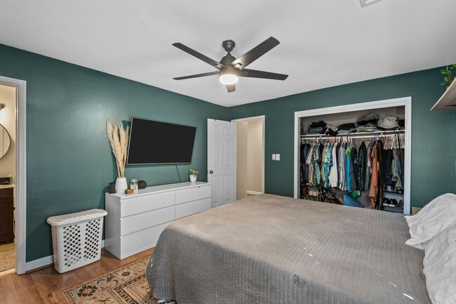 Building Photo - 4 Bedroom Home in Virginia Beach
