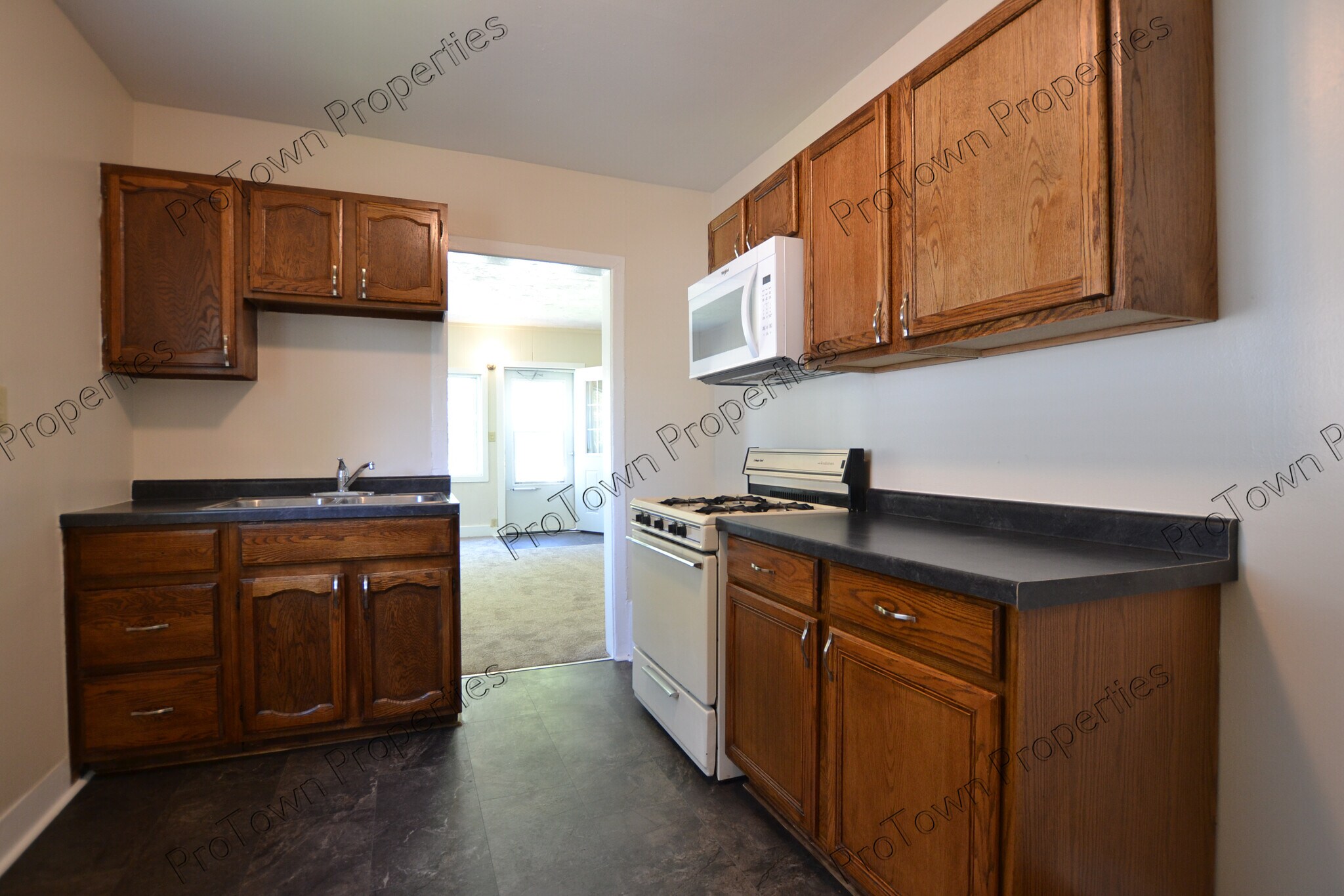 Building Photo - 1002 Belleview Ave