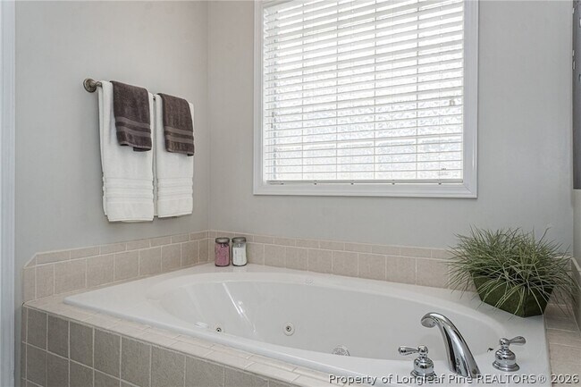 Building Photo - 3021 Bankhead Dr