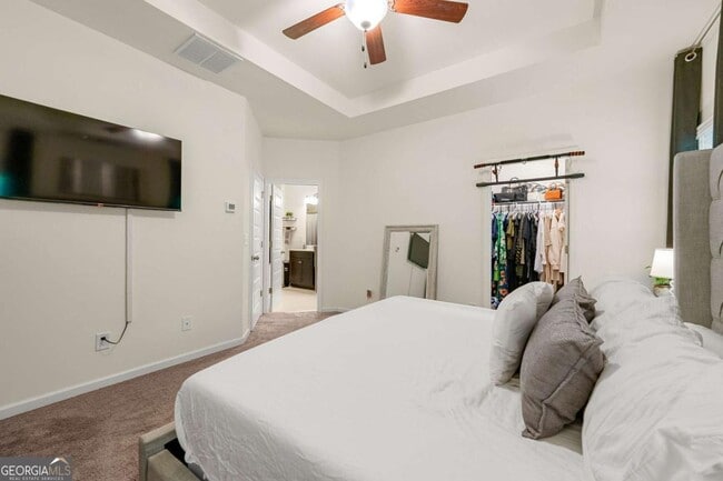 Building Photo - 3295 Estes Dr