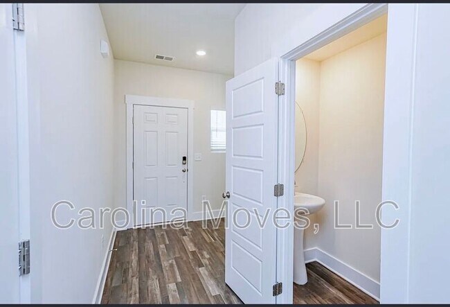 Building Photo - 609 Purteview Pl