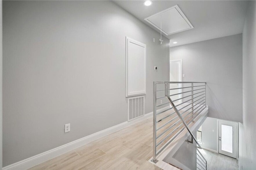Building Photo - 4206 Hershe St