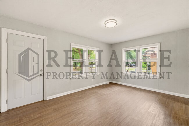Building Photo - 1836 S Gold St