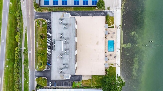 Building Photo - 7100 Sunshine Skyway Ln S