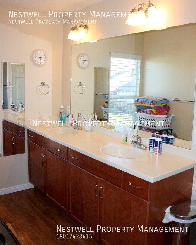 Building Photo - Amazing 5-bed Home in Daybreak