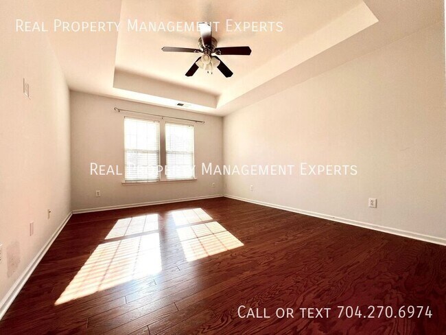 Building Photo - 9902 Redbud Tree Ct