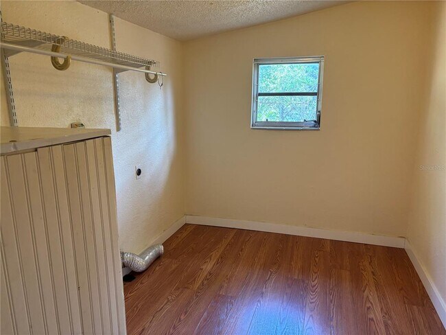 Building Photo - 128 2nd Ave SW