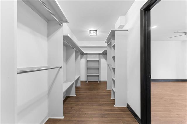 Building Photo - 11238 Webb Chapel Ct