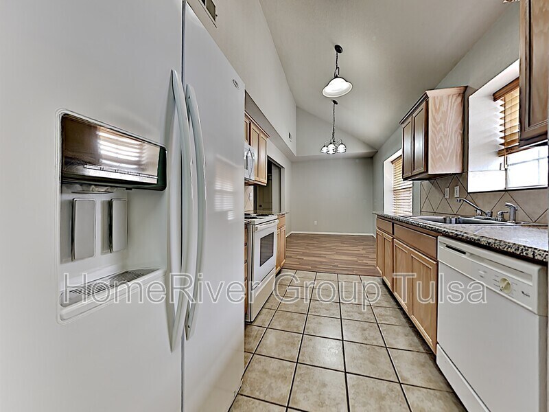 Building Photo - 10330 East 112th Pl S