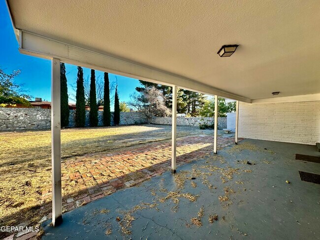 Building Photo - 6332 El Risco St