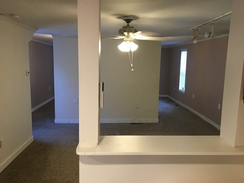 Family Room - 822 Bay Way