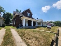 Building Photo - 5 Bedrooms 1.5 Bath on the Northeast side ...