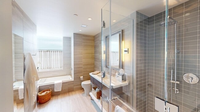 Building Photo - 430 Stuart St