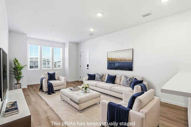 Building Photo - Venture Apartments