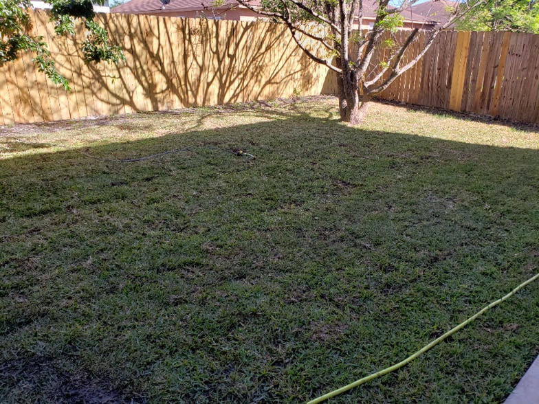 Building Photo - 7576 Windsor Oaks