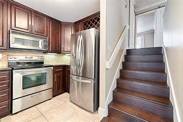 Building Photo - 2201 Wolf St