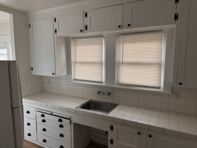 Building Photo - 815 Lime Ave