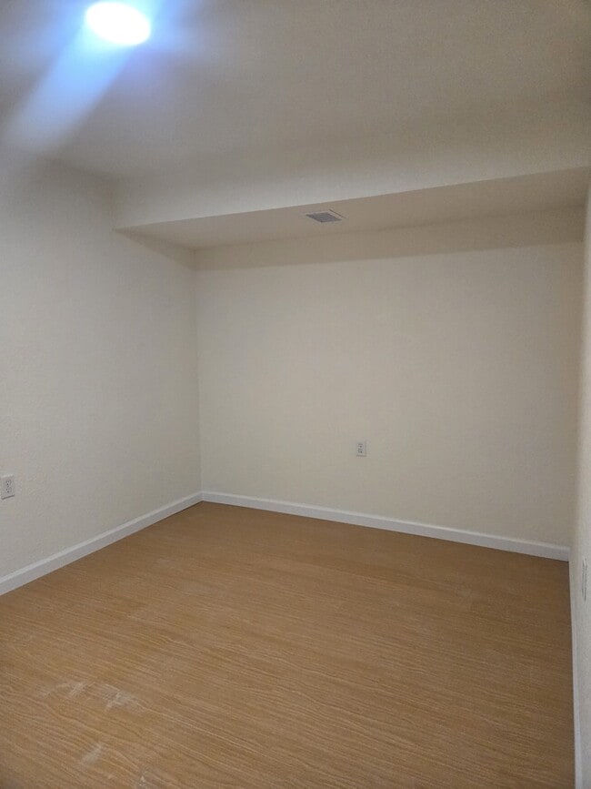 Bedroom - 3030 W Kentucky Ave