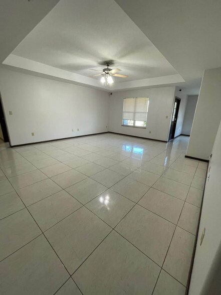 Building Photo - 3024 Whitetail Dr