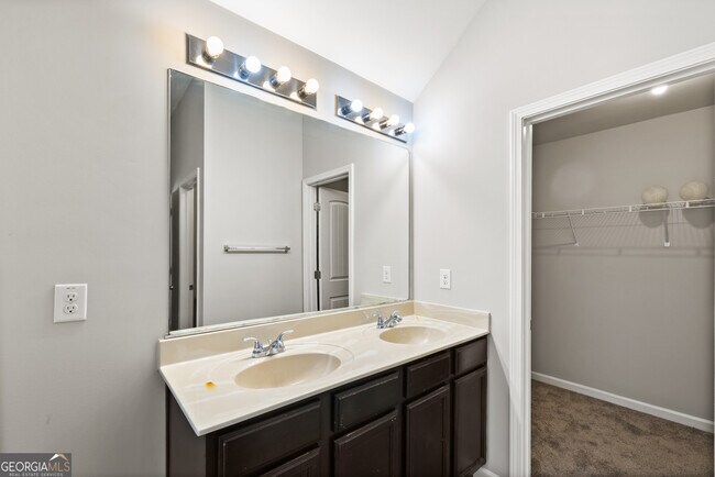 Building Photo - 5884 Little River Rd