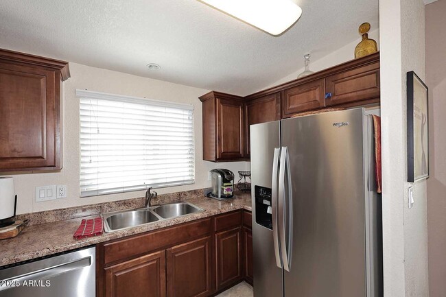Building Photo - 6066 S Oakmont Dr