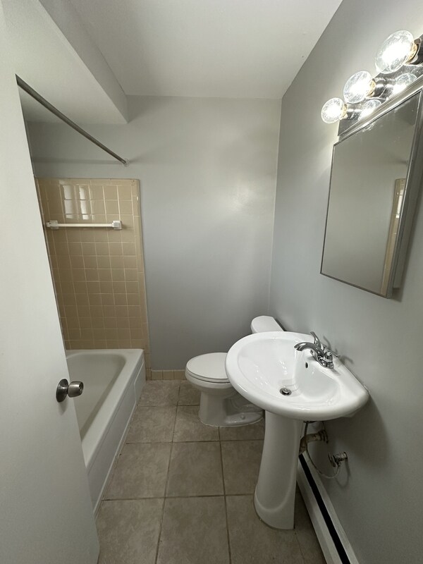 Building Photo - 4059 Longtin Ave