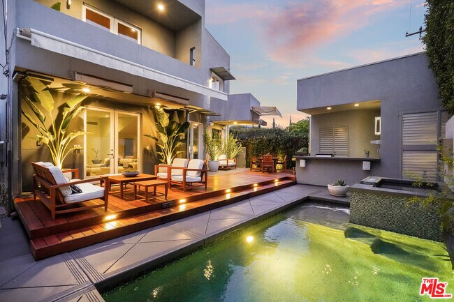 Building Photo - 8735 Dorrington Ave