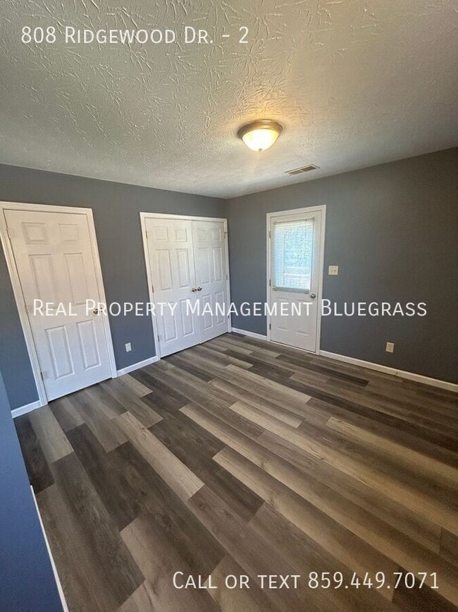 Building Photo - 808 Ridgewood Dr