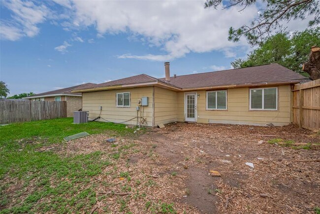 Building Photo - 16250 Rancho Blanco Dr