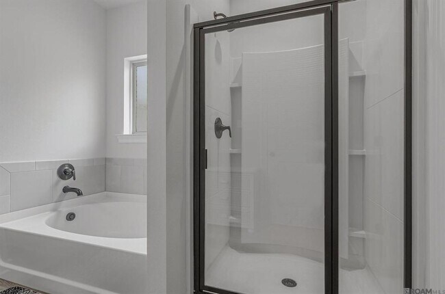 Building Photo - Modern 3 Bedroom Home with Private Backyard Views in Forestwood